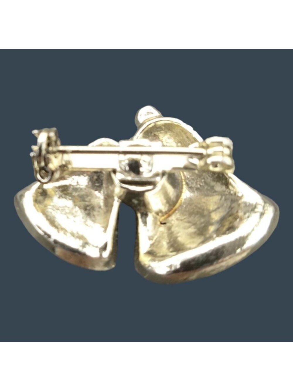 Christmas Bells Ringing Pin Brooch Vintage Holiday Jewelry - Picture 3 of 4